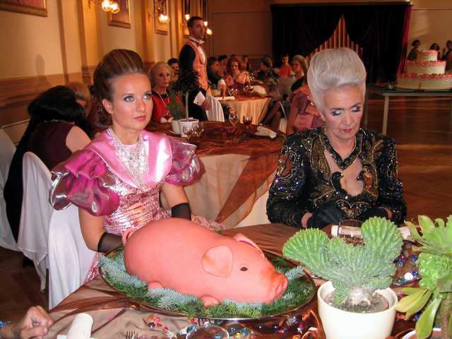 Radka & Extra on Standby